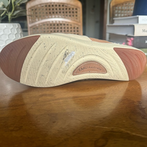 EMU AUSTRALIA MEROO SLIP ON FLATS SIZE 7 - Picture 5 of 16